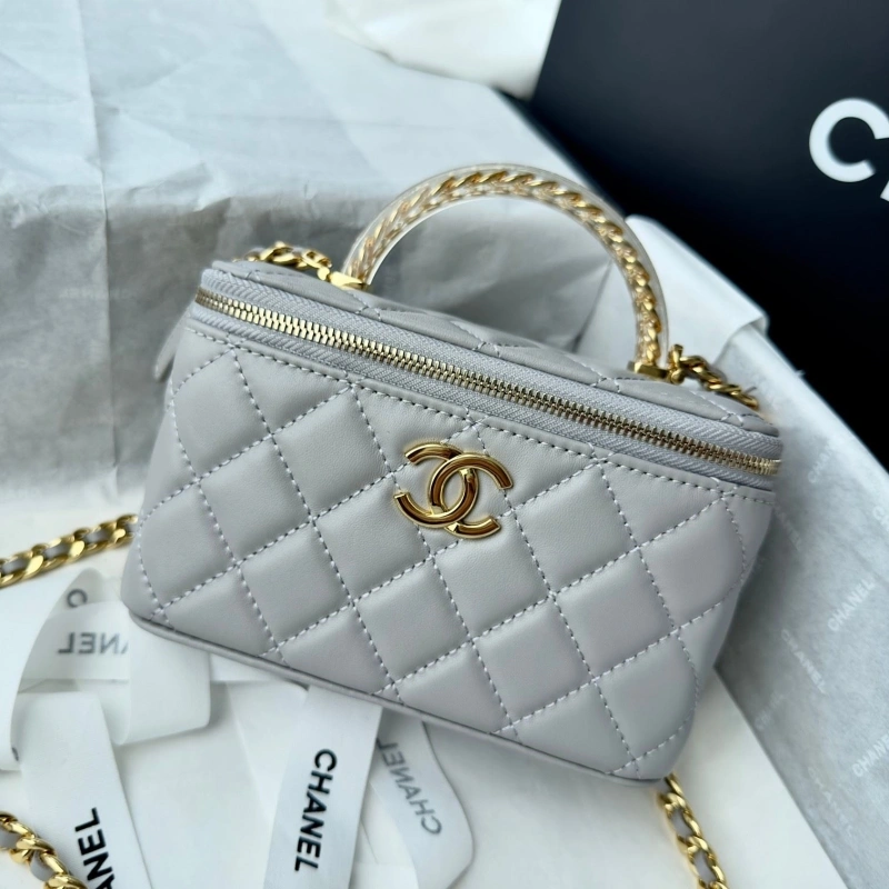 Ch**el cosmetic bags 4017-0762