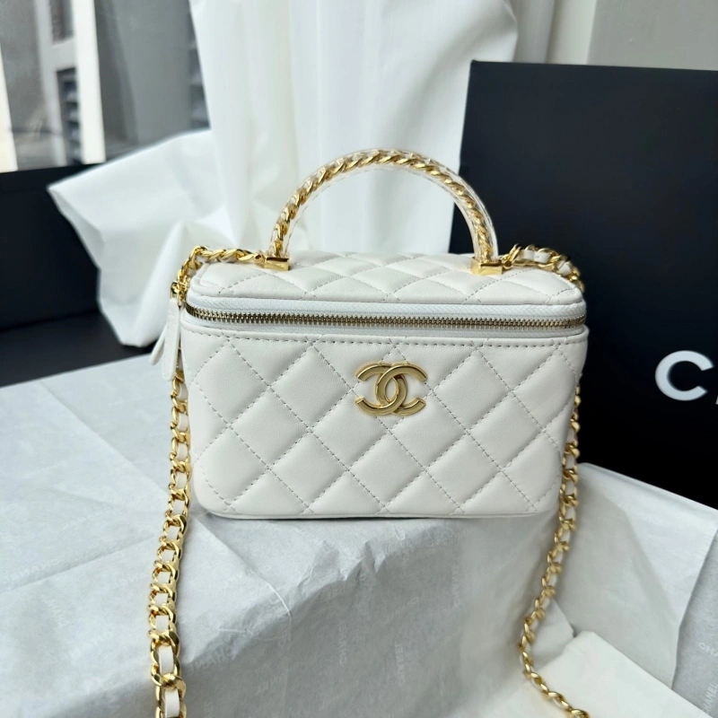 Ch**el cosmetic bags 4017-0765