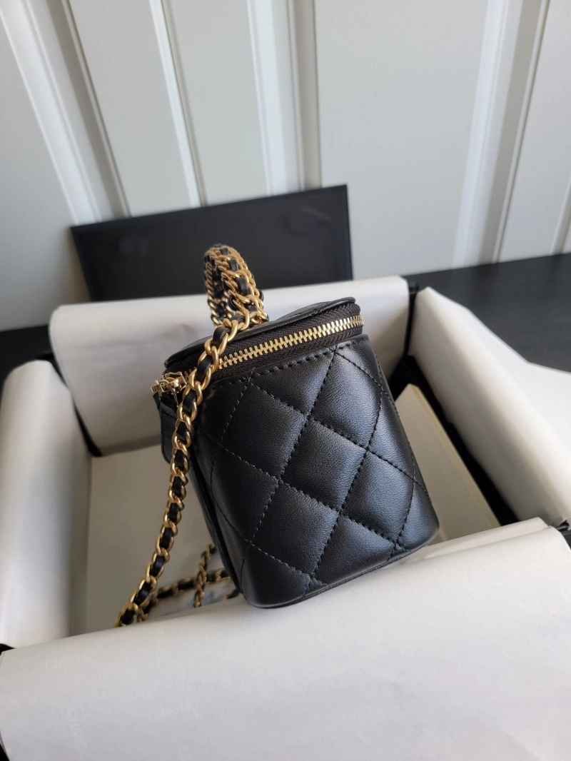 Ch**el cosmetic bags 4017-0857