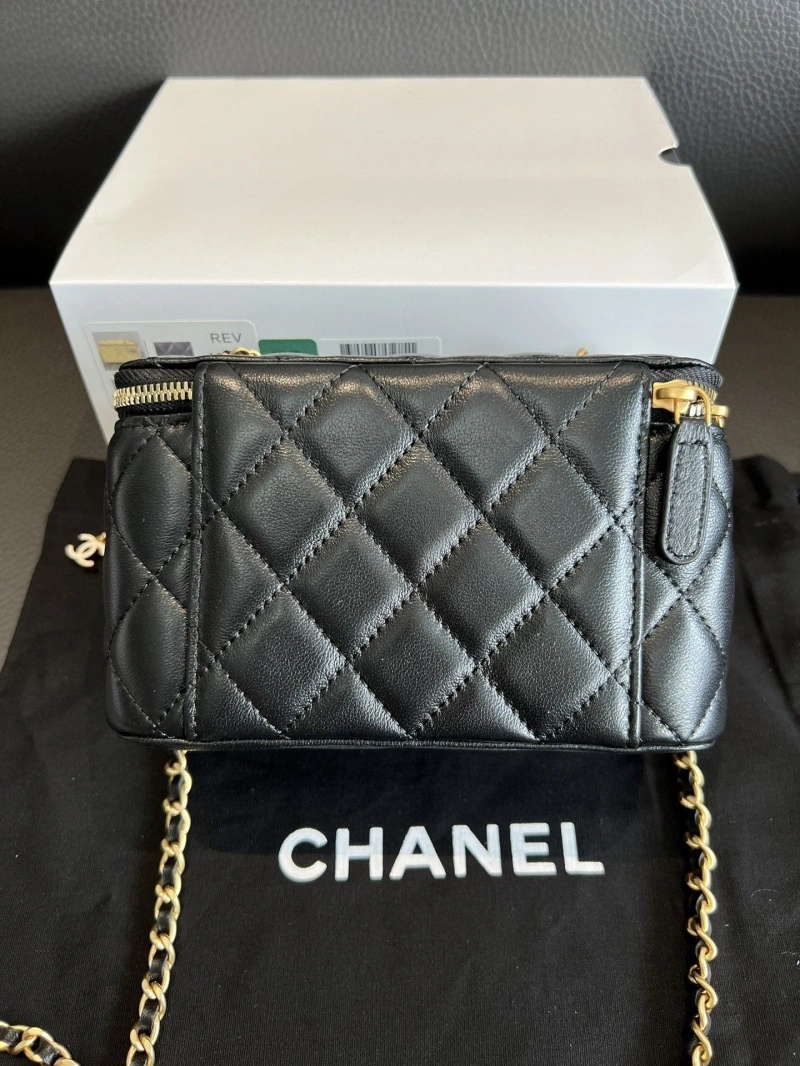 Ch**el cosmetic bags 4017-0886