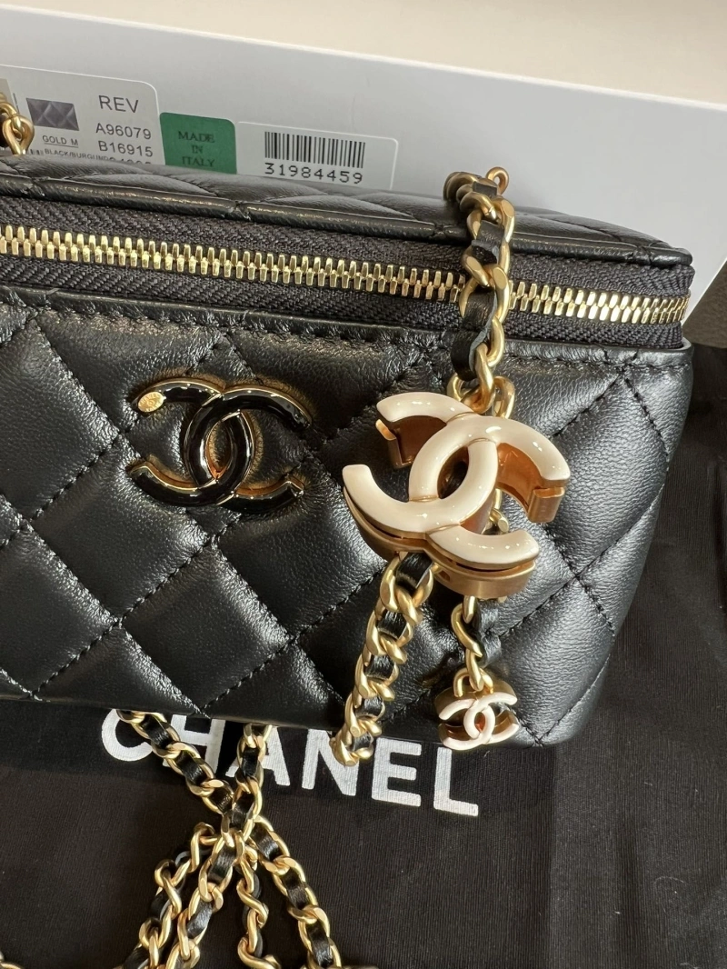 Ch**el cosmetic bags 4017-0886