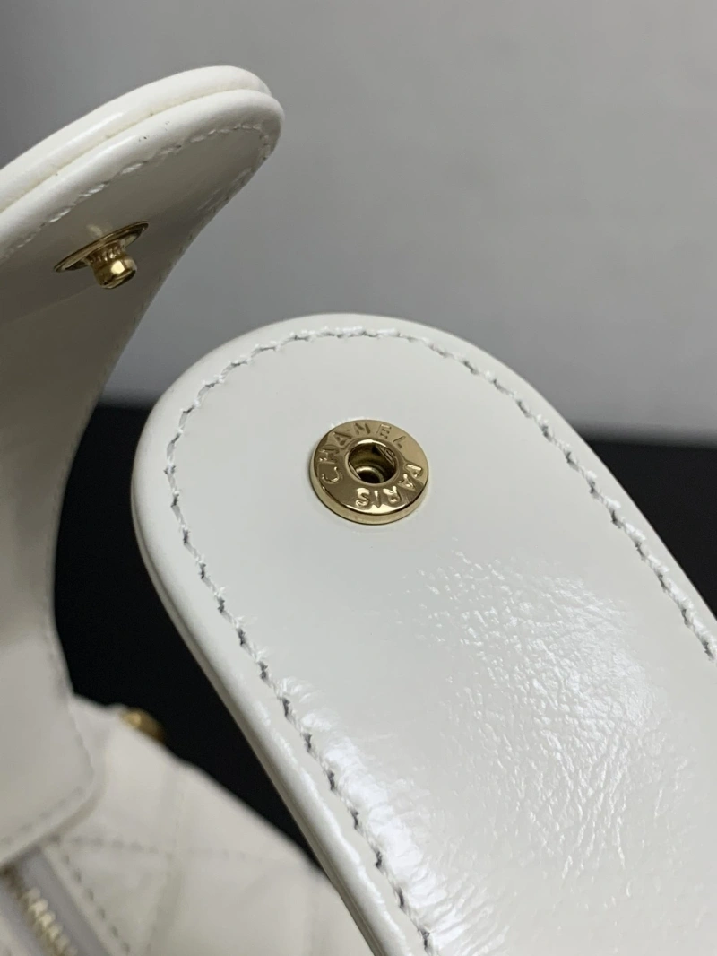 Ch**el round bags 4017-0954