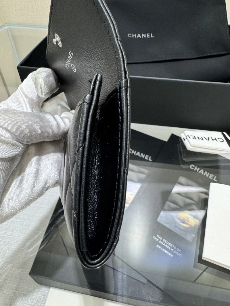 Ch**el wallets 4017-0964