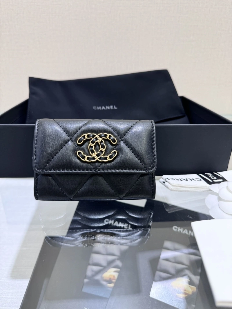 Ch**el wallets 4017-0965