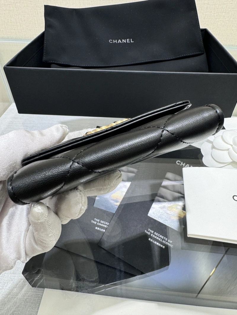Ch**el wallets 4017-0965