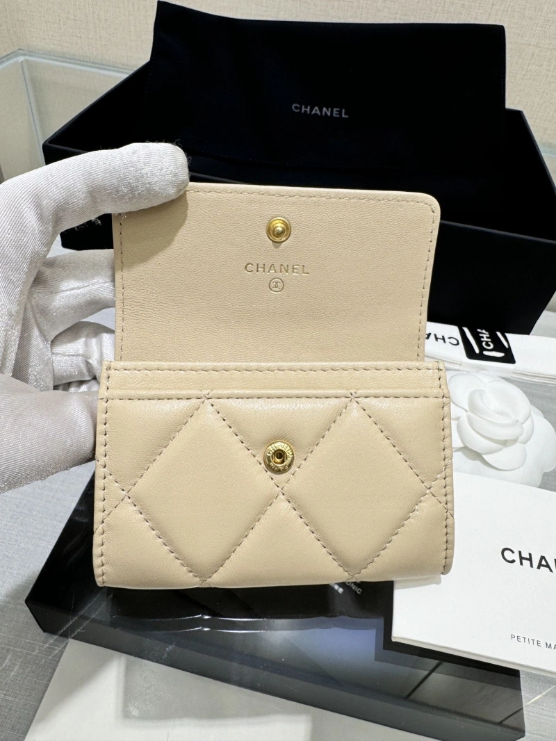 Ch**el wallets 4017-0967