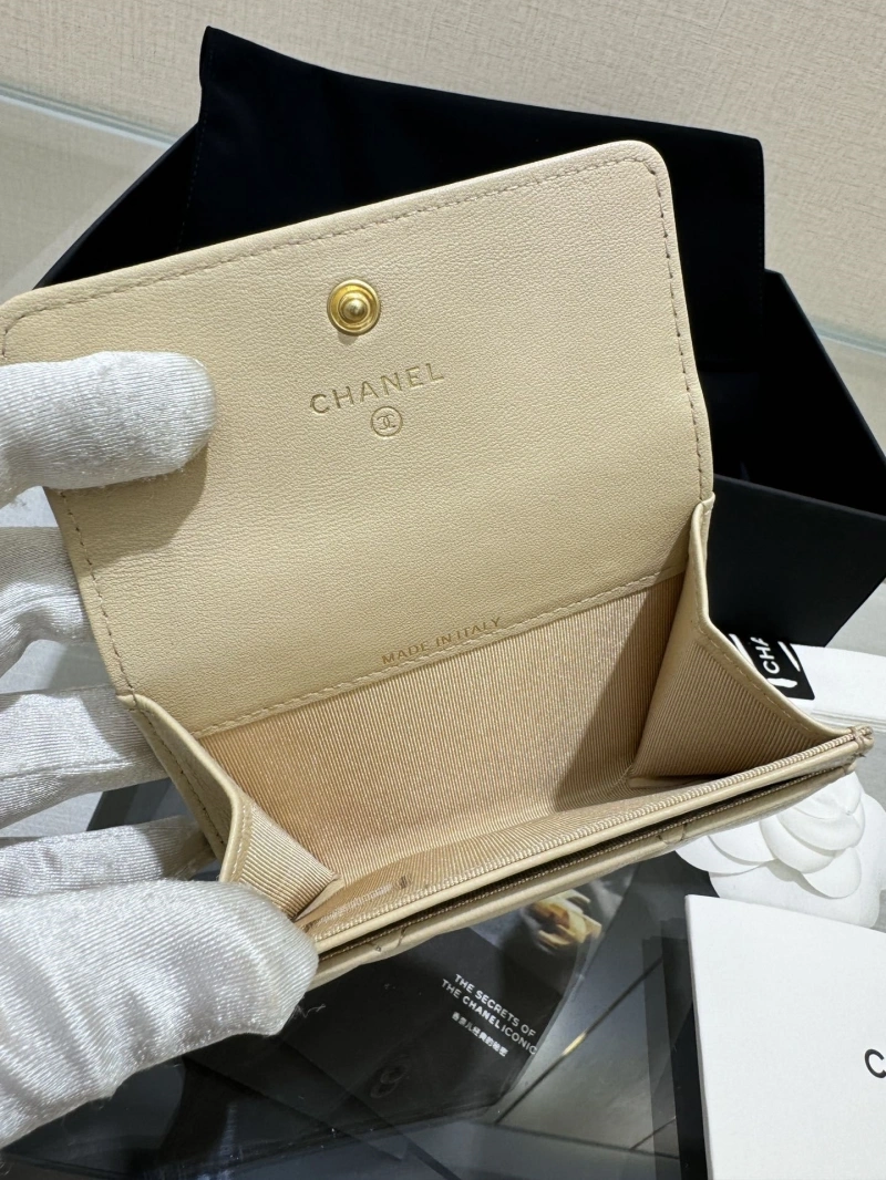 Ch**el wallets 4017-0967