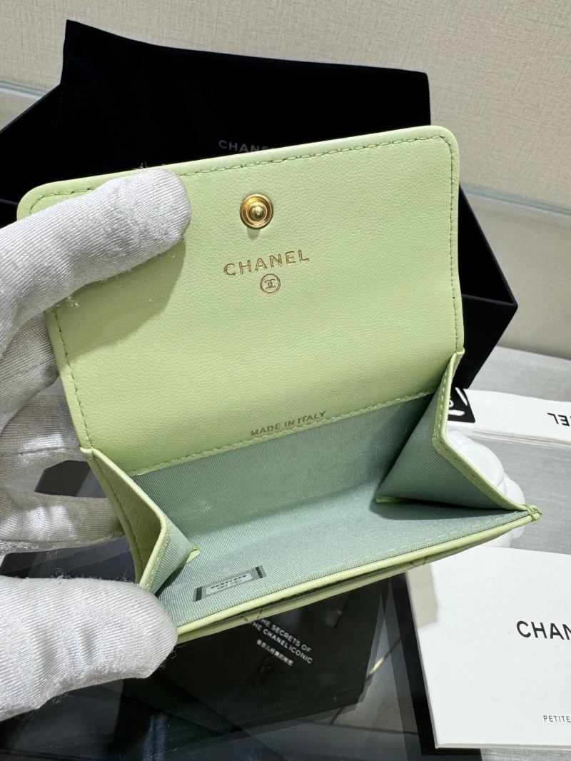 Ch**el wallets 4017-0970
