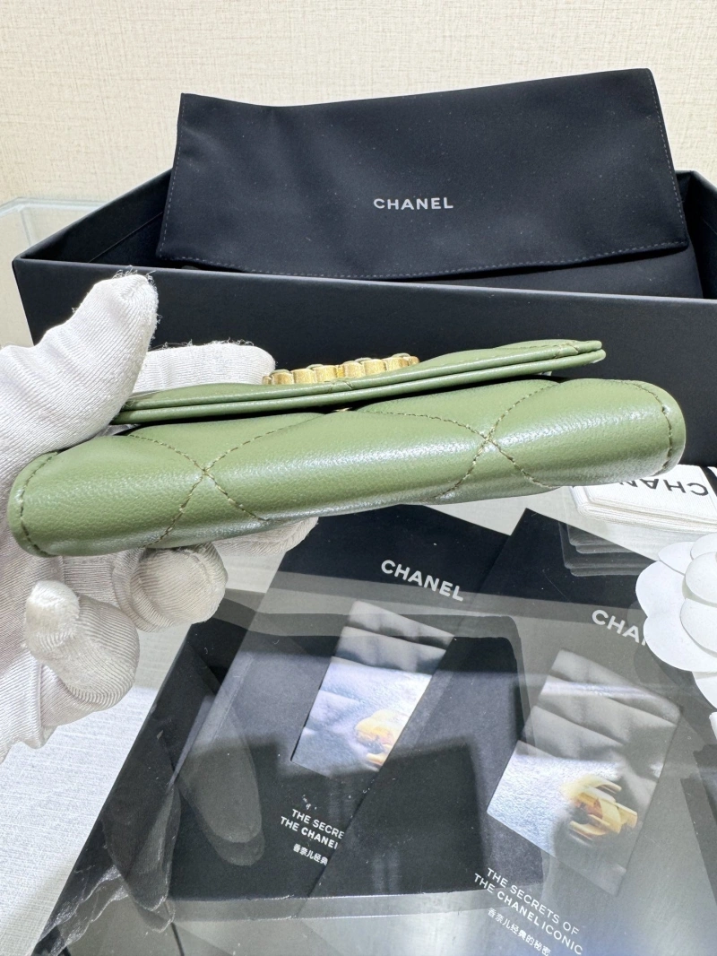 Ch**el wallets 4017-0971