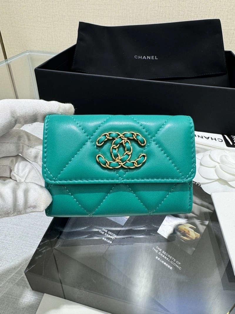 Ch**el wallets 4017-0972