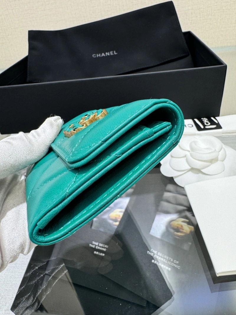 Ch**el wallets 4017-0972