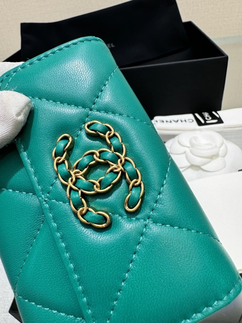 Ch**el wallets 4017-0972