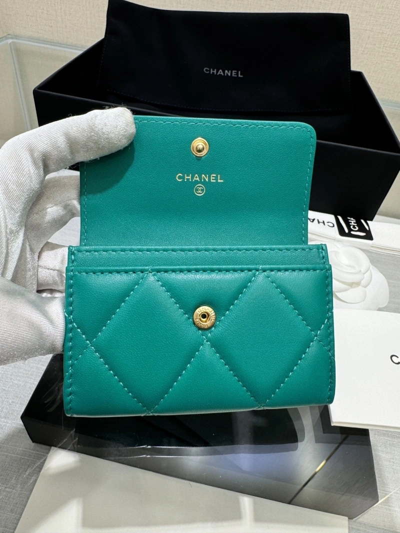 Ch**el wallets 4017-0972