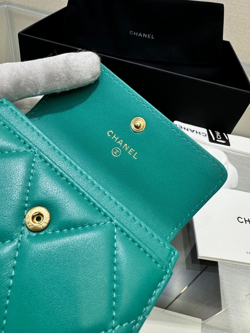 Ch**el wallets 4017-0972