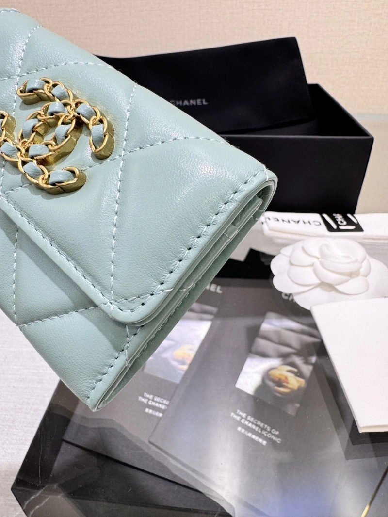 Ch**el wallets 4017-0973
