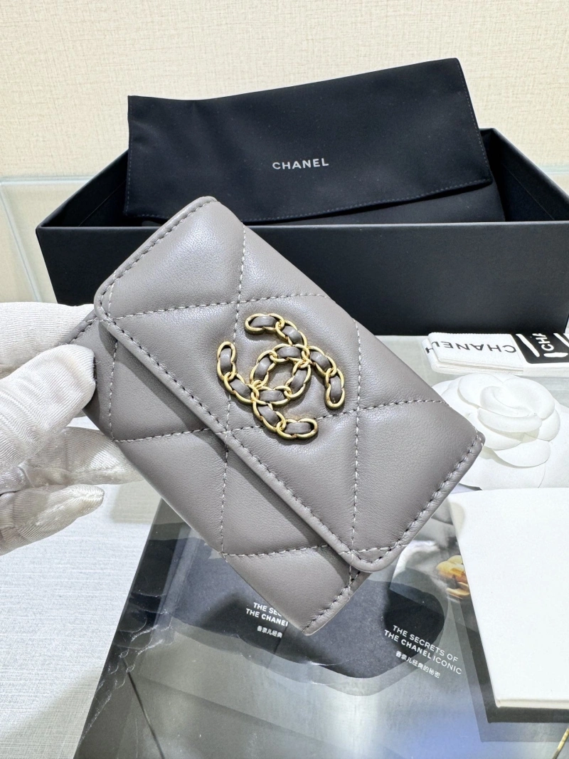 Ch**el wallets 4017-0974