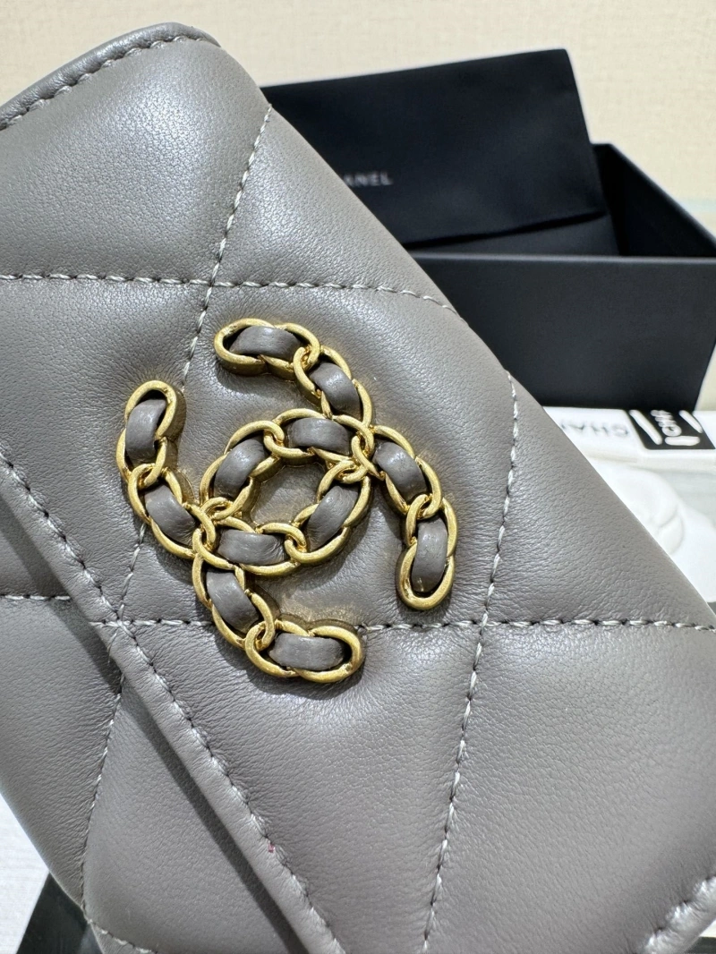 Ch**el wallets 4017-0974