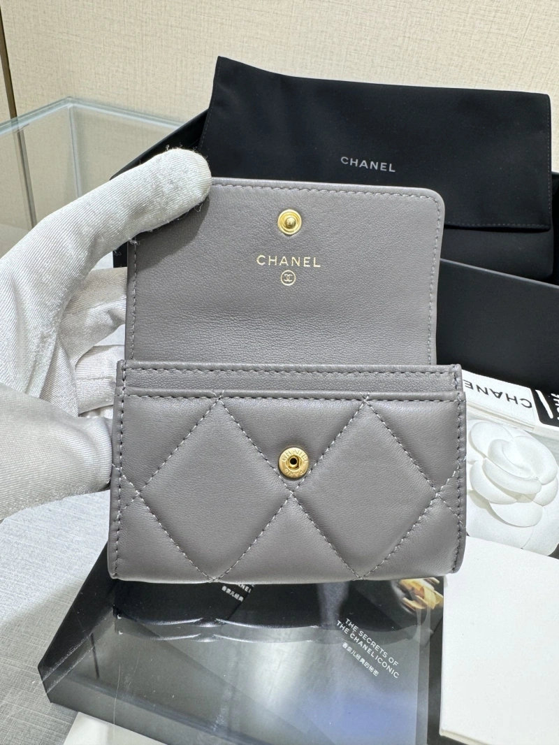 Ch**el wallets 4017-0974