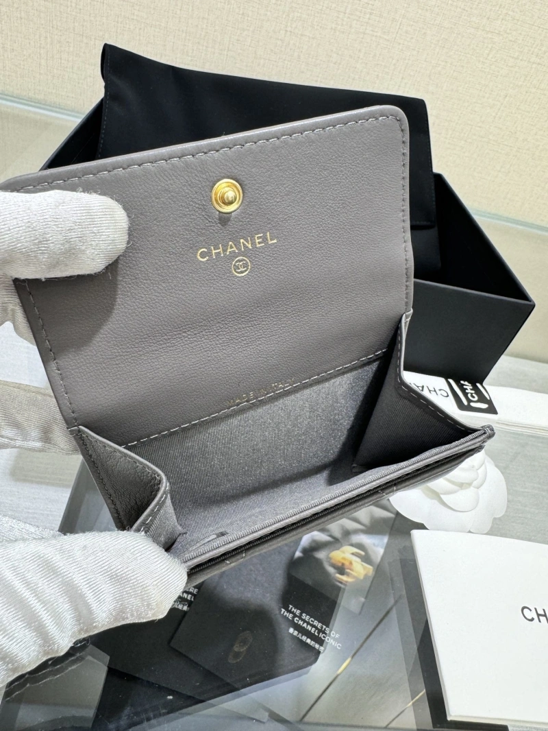 Ch**el wallets 4017-0974