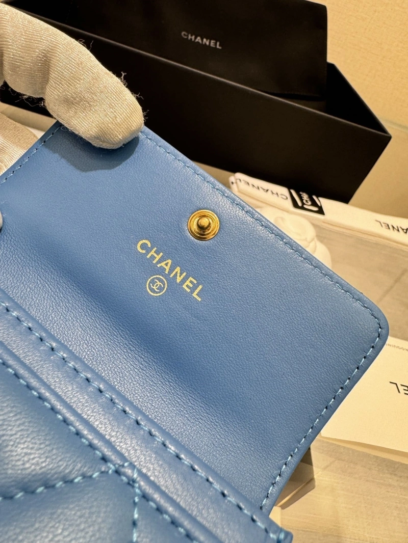 Ch**el wallets 4017-0975