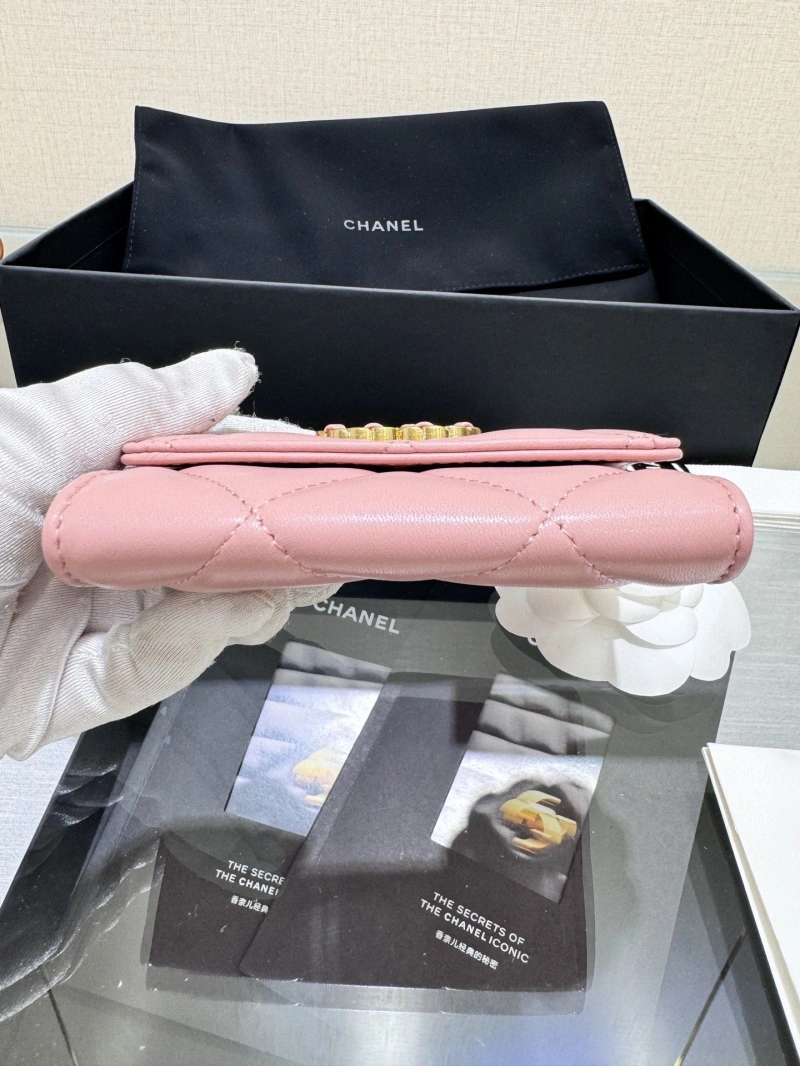 Ch**el wallets 4017-0976