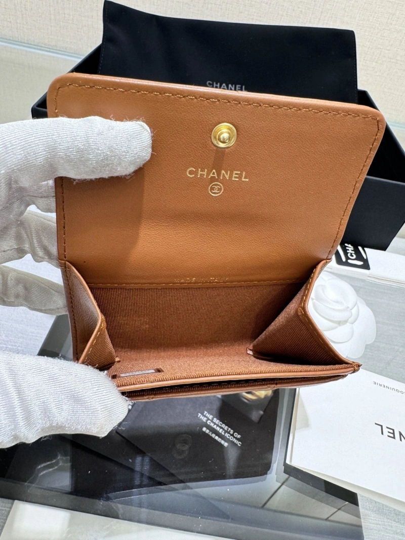 Ch**el wallets 4017-0978