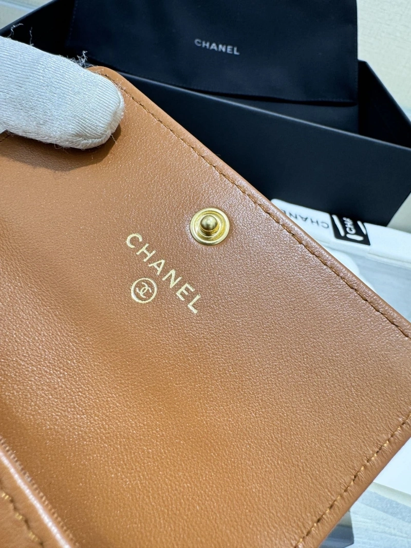 Ch**el wallets 4017-0978