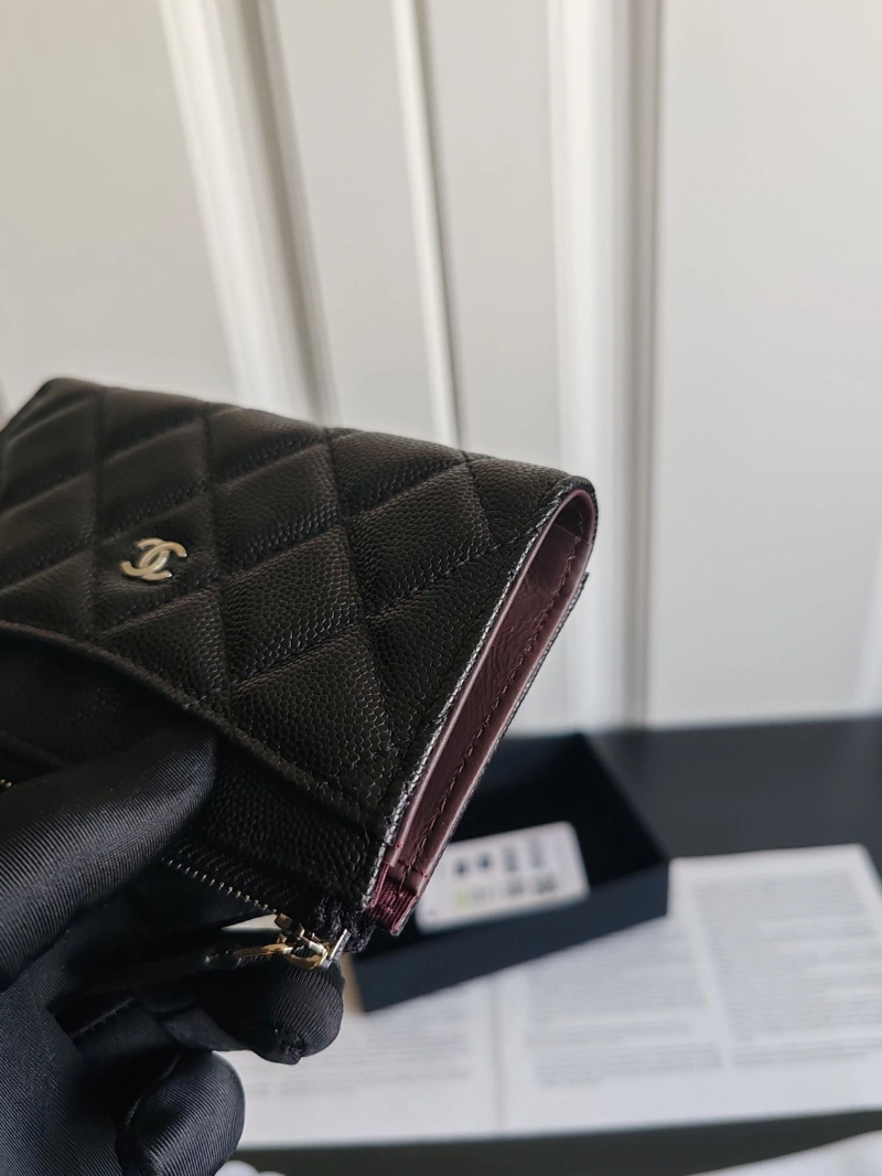 Ch**el wallets 4017-1164