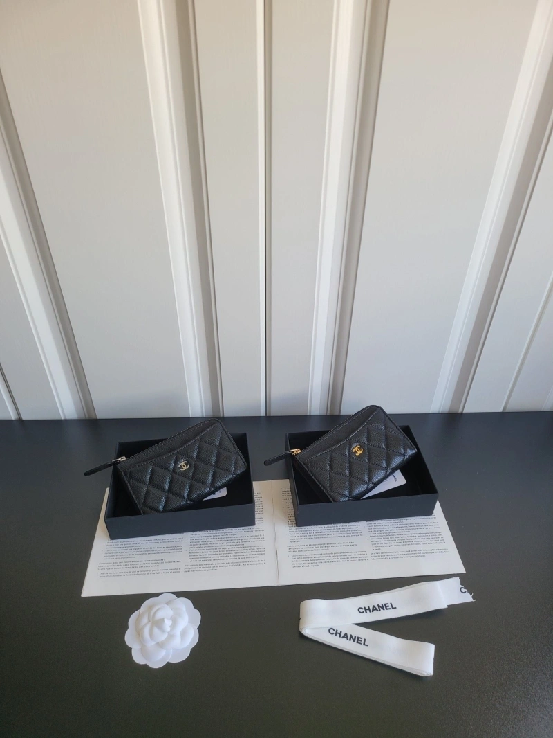 Ch**el wallets 4017-1165