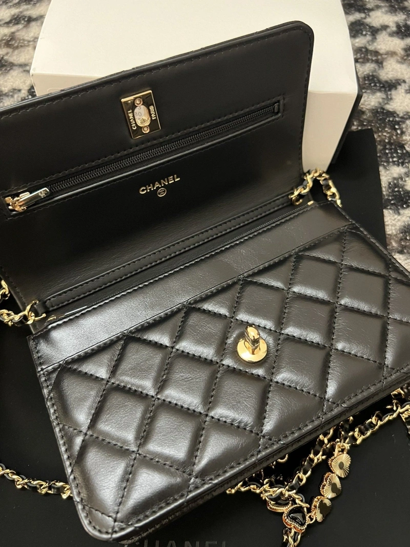 Ch**el woc bags 4017-1381