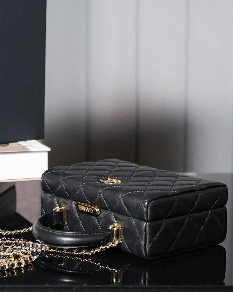 Ch**el cosmetic bags 4017-1651