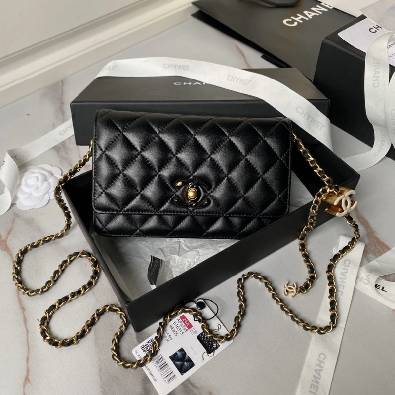 Ch**el woc bags 4017-1656