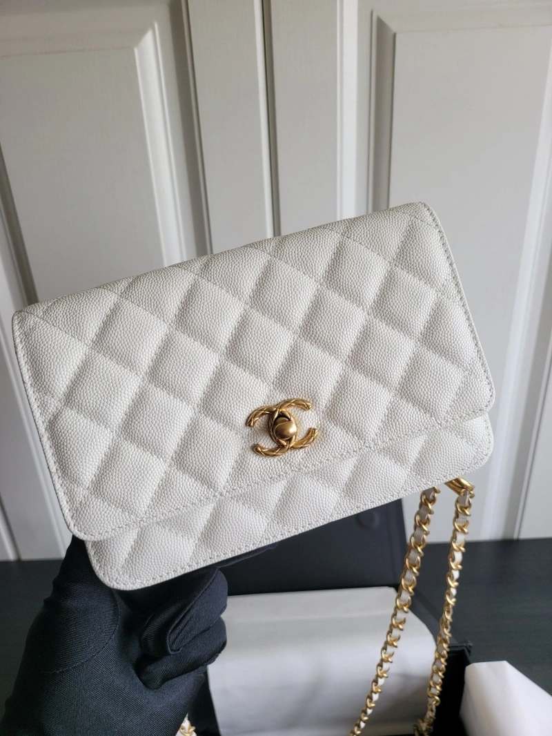 Ch**el woc bags 4017-1829