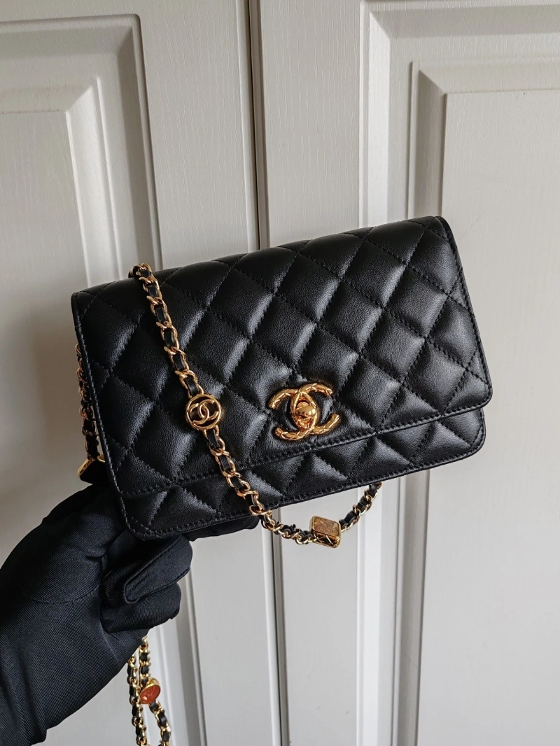 Ch**el woc bags 4017-2042