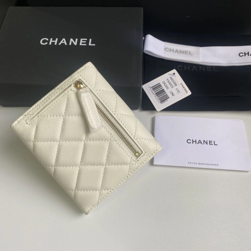 Ch**el wallets 4017b-0157