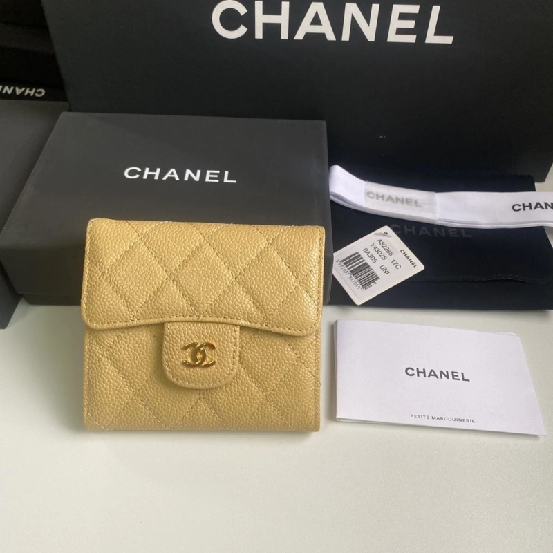 Ch**el wallets 4017b-0160
