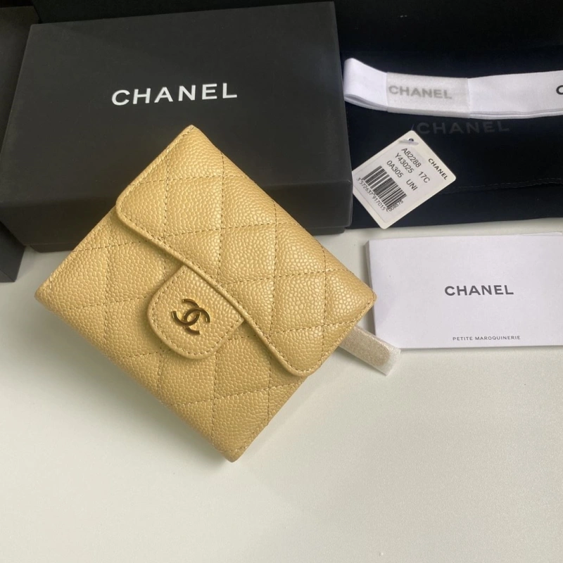 Ch**el wallets 4017b-0160
