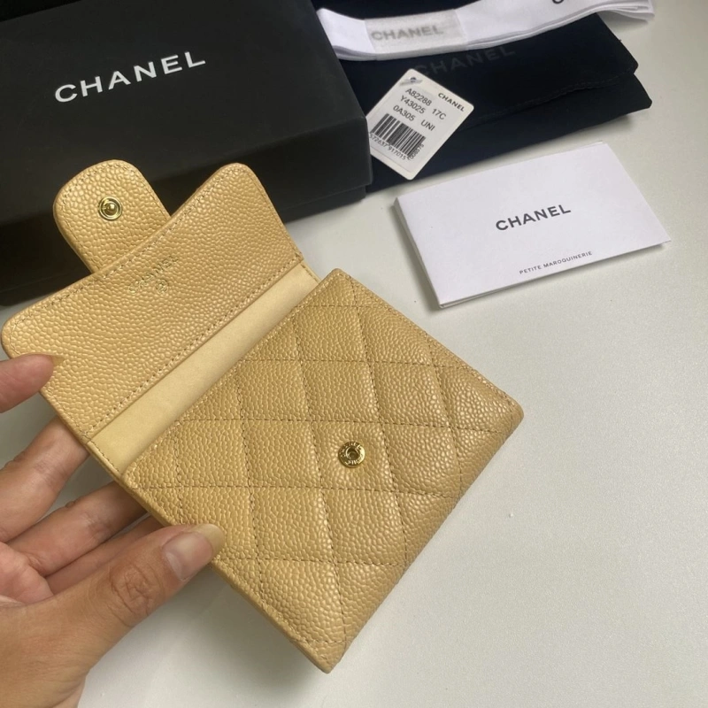 Ch**el wallets 4017b-0160