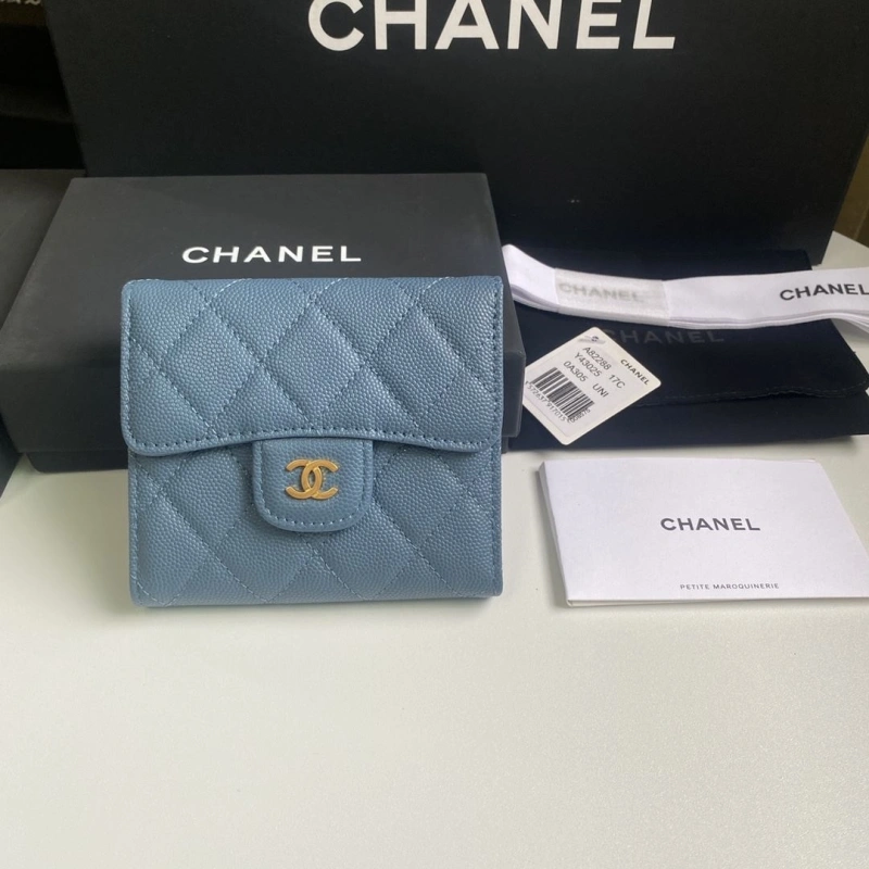 Ch**el wallets 4017b-0161
