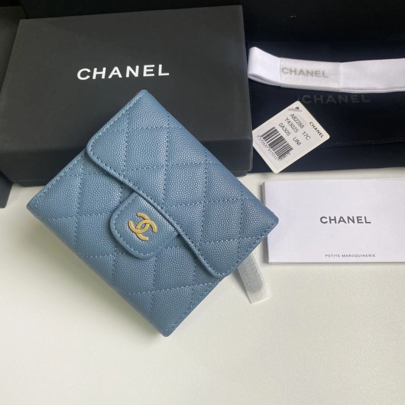 Ch**el wallets 4017b-0161