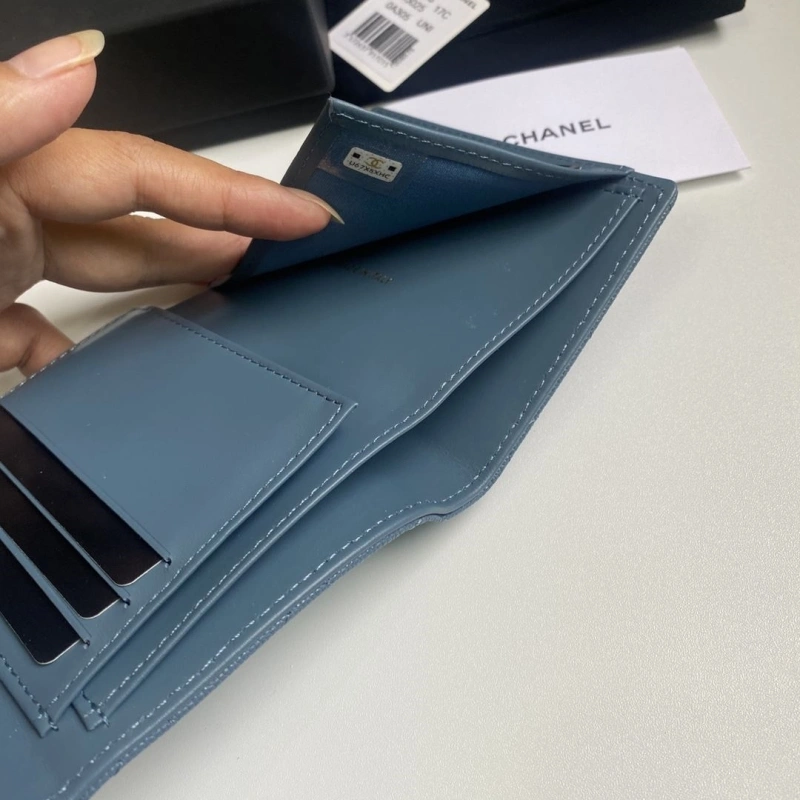 Ch**el wallets 4017b-0161