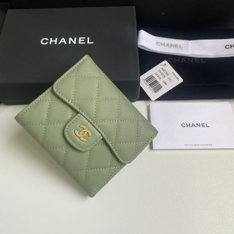 Ch**el wallets 4017b-0162