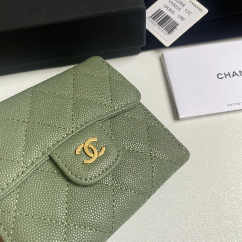 Ch**el wallets 4017b-0162