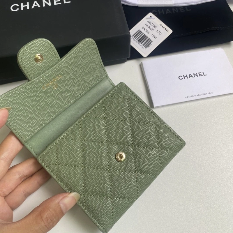 Ch**el wallets 4017b-0162