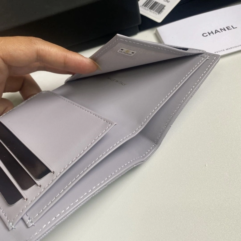Ch**el wallets 4017b-0163