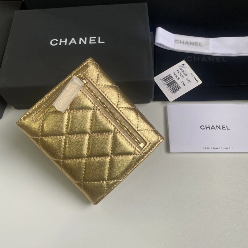 Ch**el wallets 4017b-0164