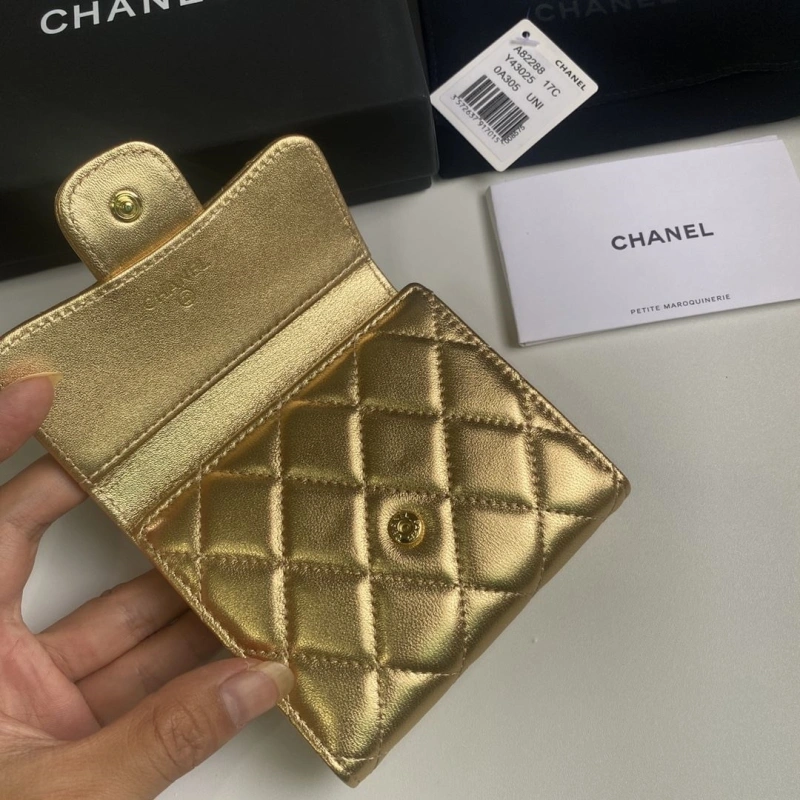 Ch**el wallets 4017b-0164