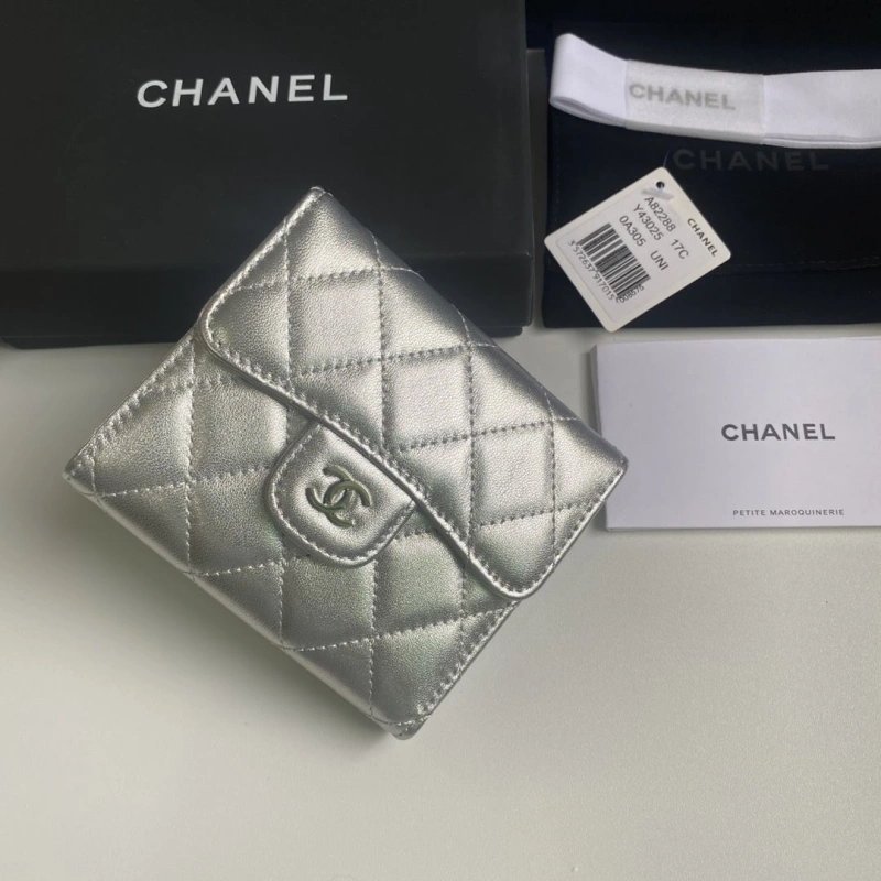 Ch**el wallets 4017b-0165