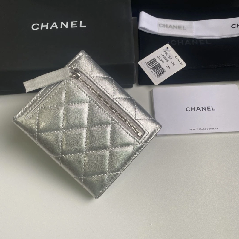 Ch**el wallets 4017b-0165