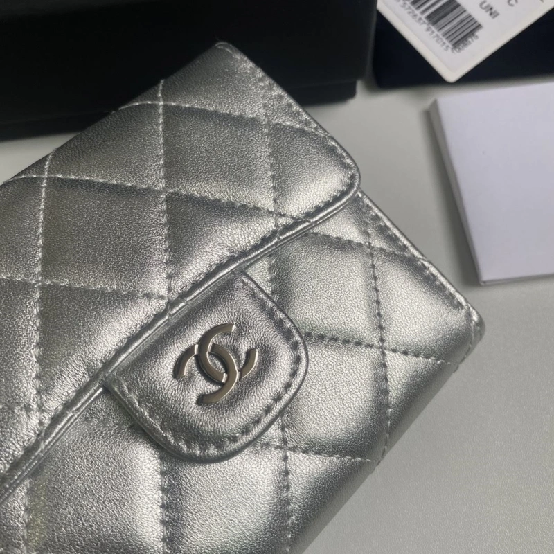 Ch**el wallets 4017b-0165